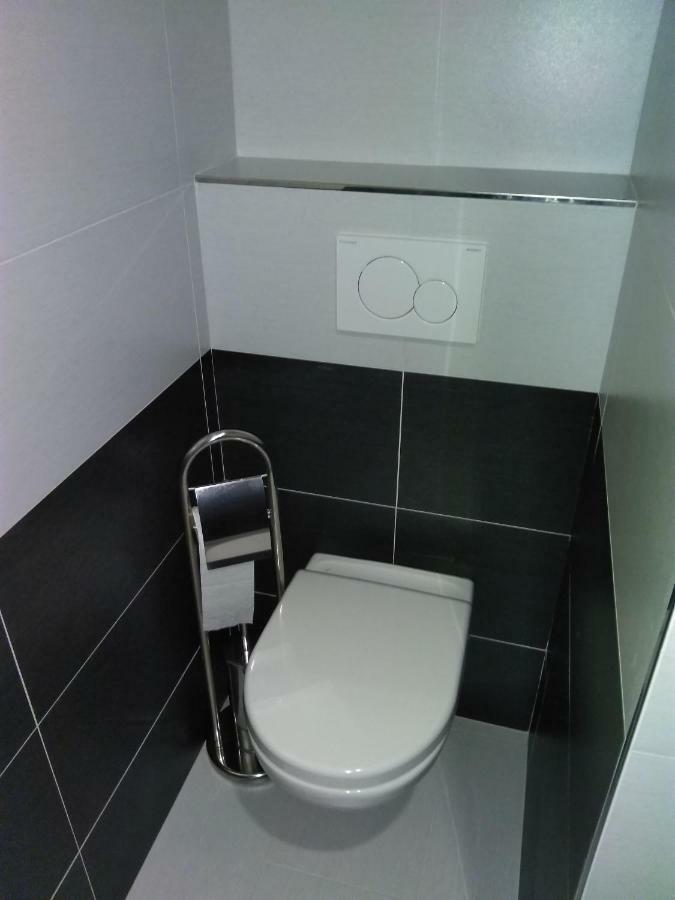 Vinotéka U Kozů Hotel Nové Město nad Metují Kültér fotó
