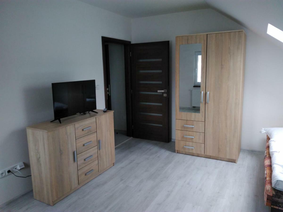 Vinotéka U Kozů Hotel Nové Město nad Metují Kültér fotó
